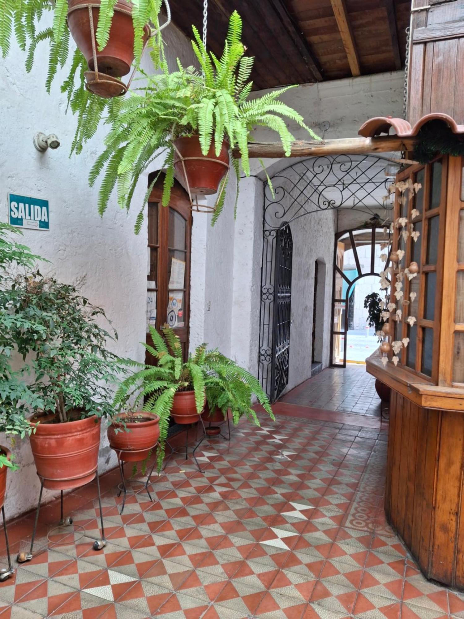 Hostal Lluvia De Oro Arequipa Exterior photo