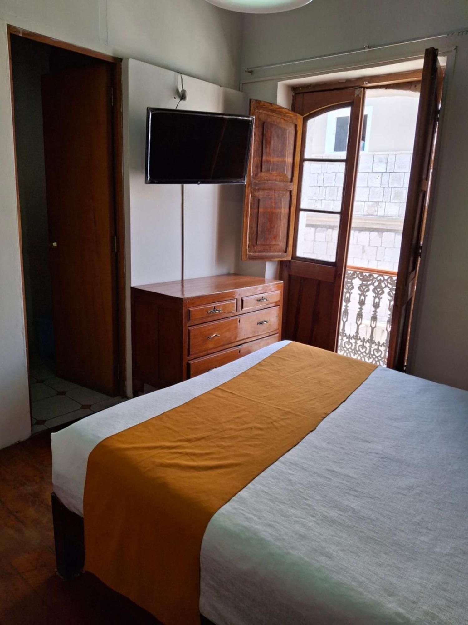 Hostal Lluvia De Oro Arequipa Exterior photo