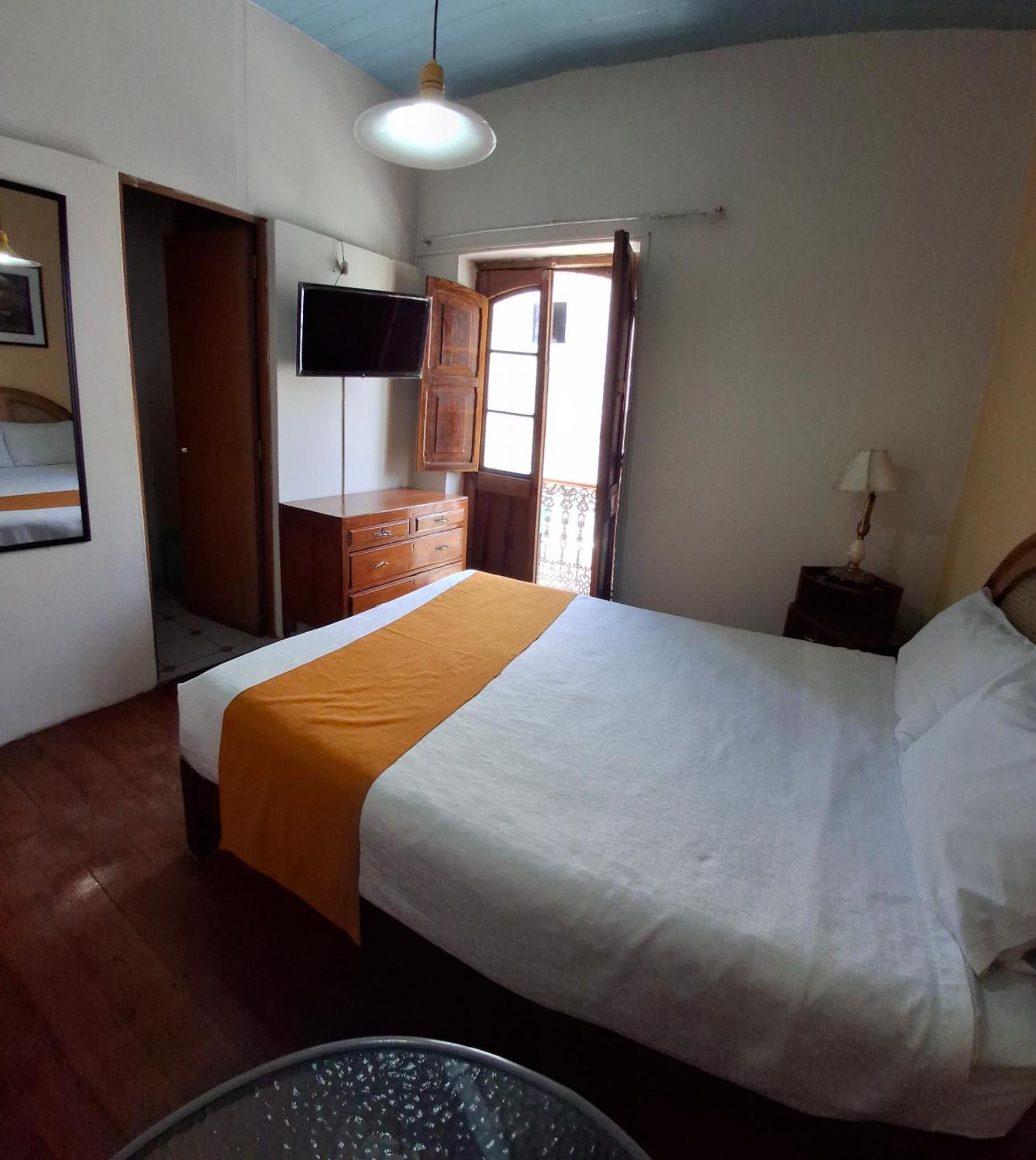 Hostal Lluvia De Oro Arequipa Exterior photo